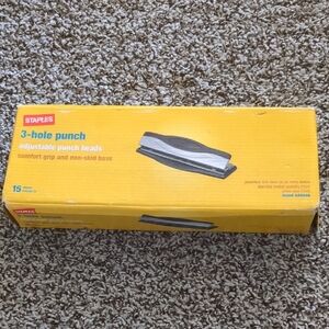 Staple Yellow 3-Hole Punch with Adjustable Heads